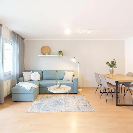 Benville Bv12 - 54 Qm Mit Balkon - Parkplatz Inklusive - Wlan - Spuelmaschine - Bushaltestelle 50 M Appartement Pirna