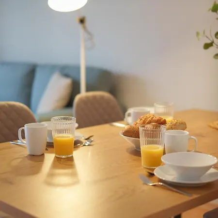 Benville Bv12 - 54 Qm Mit Balkon - Parkplatz Inklusive - Wlan - Spuelmaschine - Bushaltestelle 50 M Pirna