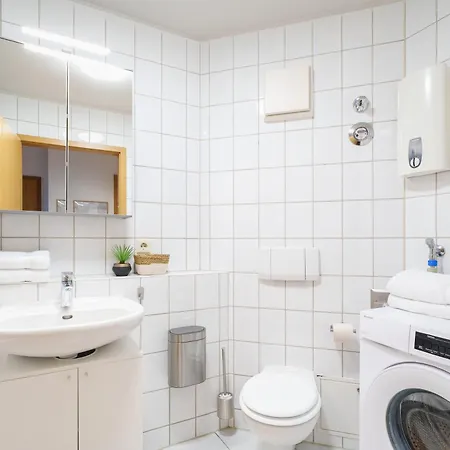 Appartement Benville Bv12 - 54 Qm Mit Balkon - Parkplatz Inklusive - Wlan - Spuelmaschine - Bushaltestelle 50 M Pirna