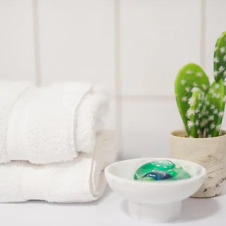 Benville Bv12 - 54 Qm Mit Balkon - Parkplatz Inklusive - Wlan - Spuelmaschine - Bushaltestelle 50 M *