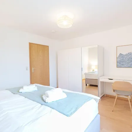 Benville - Balkon - Familie - Parkplatz 公寓 皮尔纳