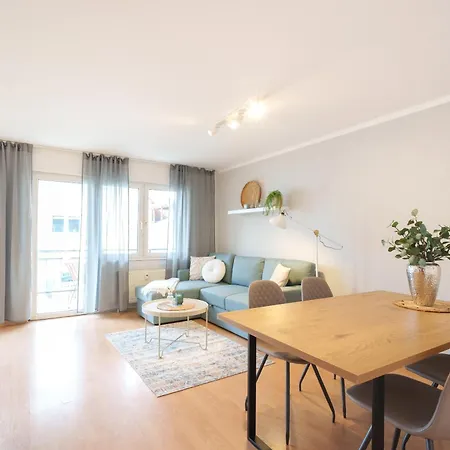 Appartement Benville Bv12 - 54 Qm Mit Balkon - Parkplatz Inklusive - Wlan - Spuelmaschine - Bushaltestelle 50 M *