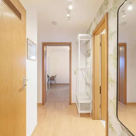 Benville - Balkon - Familie - Parkplatz 皮尔纳