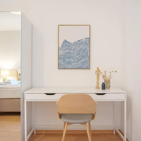 Benville Bv12 - 54 Qm Mit Balkon - Parkplatz Inklusive - Wlan - Spuelmaschine - Bushaltestelle 50 M Appartement Pirna