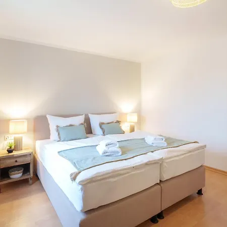 Appartement Benville Bv12 - 54 Qm Mit Balkon - Parkplatz Inklusive - Wlan - Spuelmaschine - Bushaltestelle 50 M