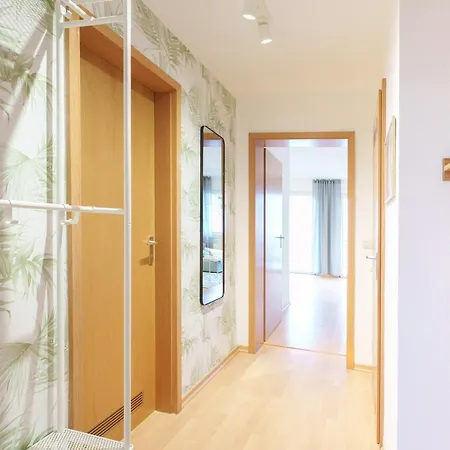 Appartement Benville Bv12 - 54 Qm Mit Balkon - Parkplatz Inklusive - Wlan - Spuelmaschine - Bushaltestelle 50 M *