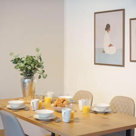 Benville Bv12 - 54 Qm Mit Balkon - Parkplatz Inklusive - Wlan - Spuelmaschine - Bushaltestelle 50 M Appartement *