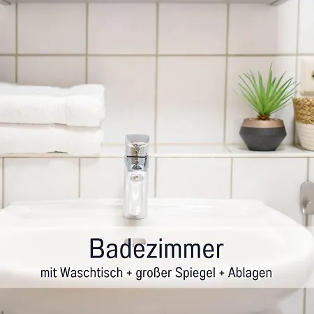Daire Benville - 54 Qm Mit Balkon - Parkplatz Inklusive - Wlan - Spuelmaschine - Bushaltestelle 50 M *