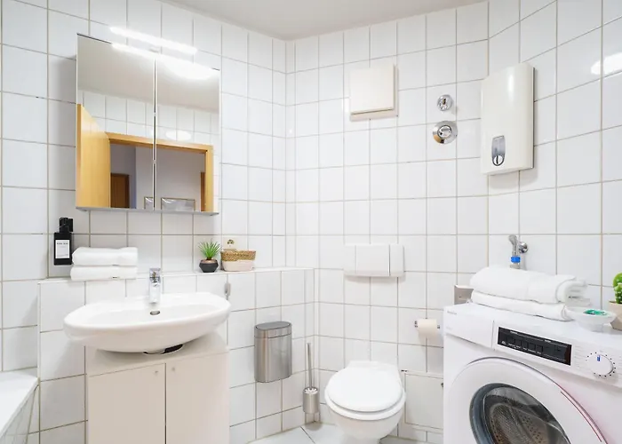 Daire Benville Bv12 - 54 Qm Mit Balkon - Parkplatz Inklusive - Wlan - Spuelmaschine - Bushaltestelle 50 M Pirna