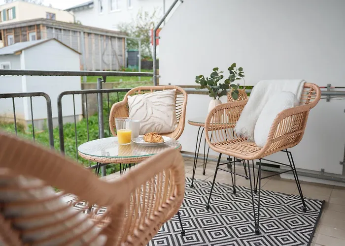 Benville Bv12 - 54 Qm Mit Balkon - Parkplatz Inklusive - Wlan - Spuelmaschine - Bushaltestelle 50 M * Pirna