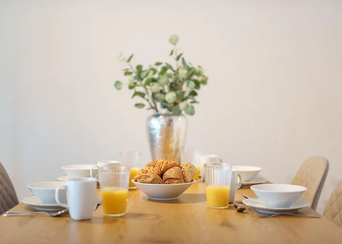 Benville Bv12 - 54 Qm Mit Balkon - Parkplatz Inklusive - Wlan - Spuelmaschine - Bushaltestelle 50 M Pirna