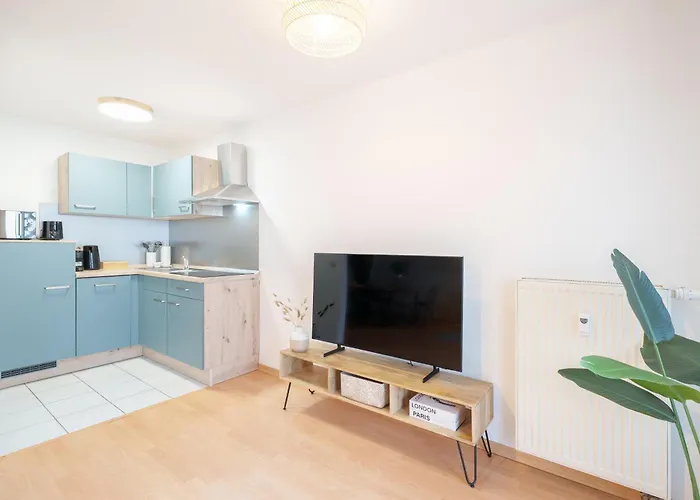 Benville Bv12 - 54 Qm Mit Balkon - Parkplatz Inklusive - Wlan - Spuelmaschine - Bushaltestelle 50 M Daire Pirna