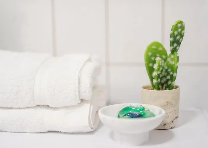 Benville Bv12 - 54 Qm Mit Balkon - Parkplatz Inklusive - Wlan - Spuelmaschine - Bushaltestelle 50 M *