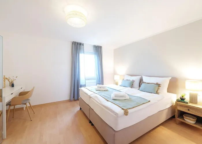 Benville Bv12 - 54 Qm Mit Balkon - Parkplatz Inklusive - Wlan - Spuelmaschine - Bushaltestelle 50 M Daire Pirna