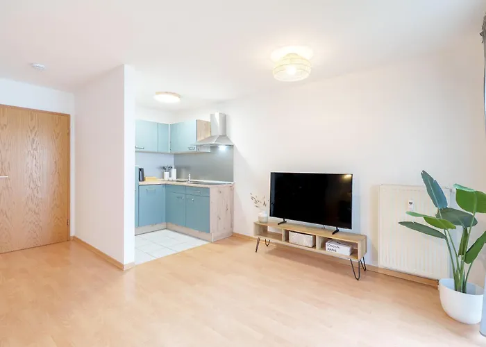 Benville Bv12 - 54 Qm Mit Balkon - Parkplatz Inklusive - Wlan - Spuelmaschine - Bushaltestelle 50 M Daire *