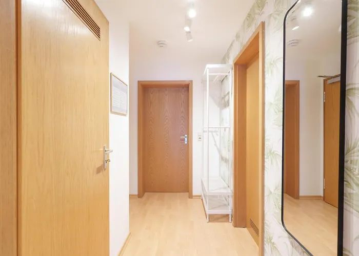 Benville Bv12 - 54 Qm Mit Balkon - Parkplatz Inklusive - Wlan - Spuelmaschine - Bushaltestelle 50 M Daire Pirna