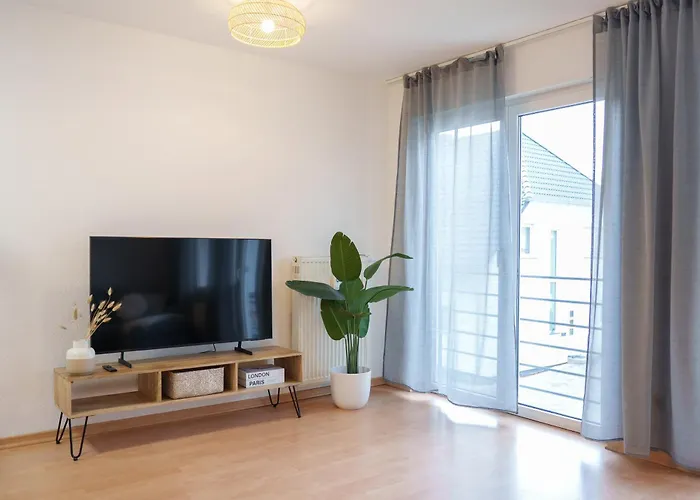 Benville Bv12 - 54 Qm Mit Balkon - Parkplatz Inklusive - Wlan - Spuelmaschine - Bushaltestelle 50 M Daire Pirna